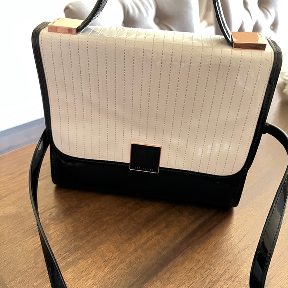 Like New Ted Baker Black & White Crossbody - Picture 2 of 6